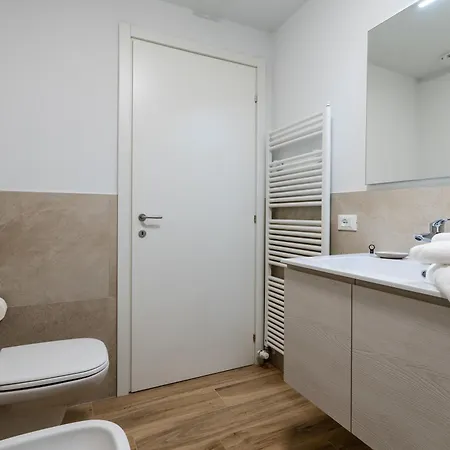 Daire Residenza Laghi - Historical Center *