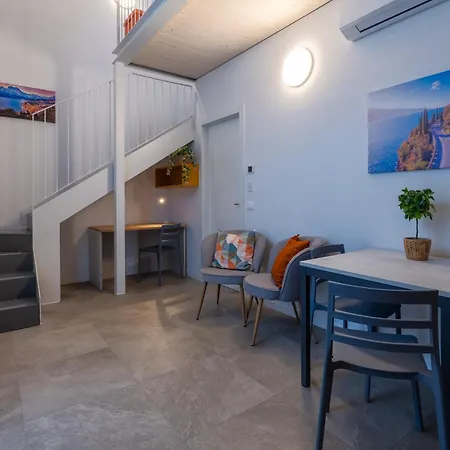 Residenza Laghi - Historical Center Daire