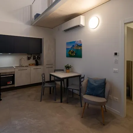 Daire Residenza Laghi - Historical Center *